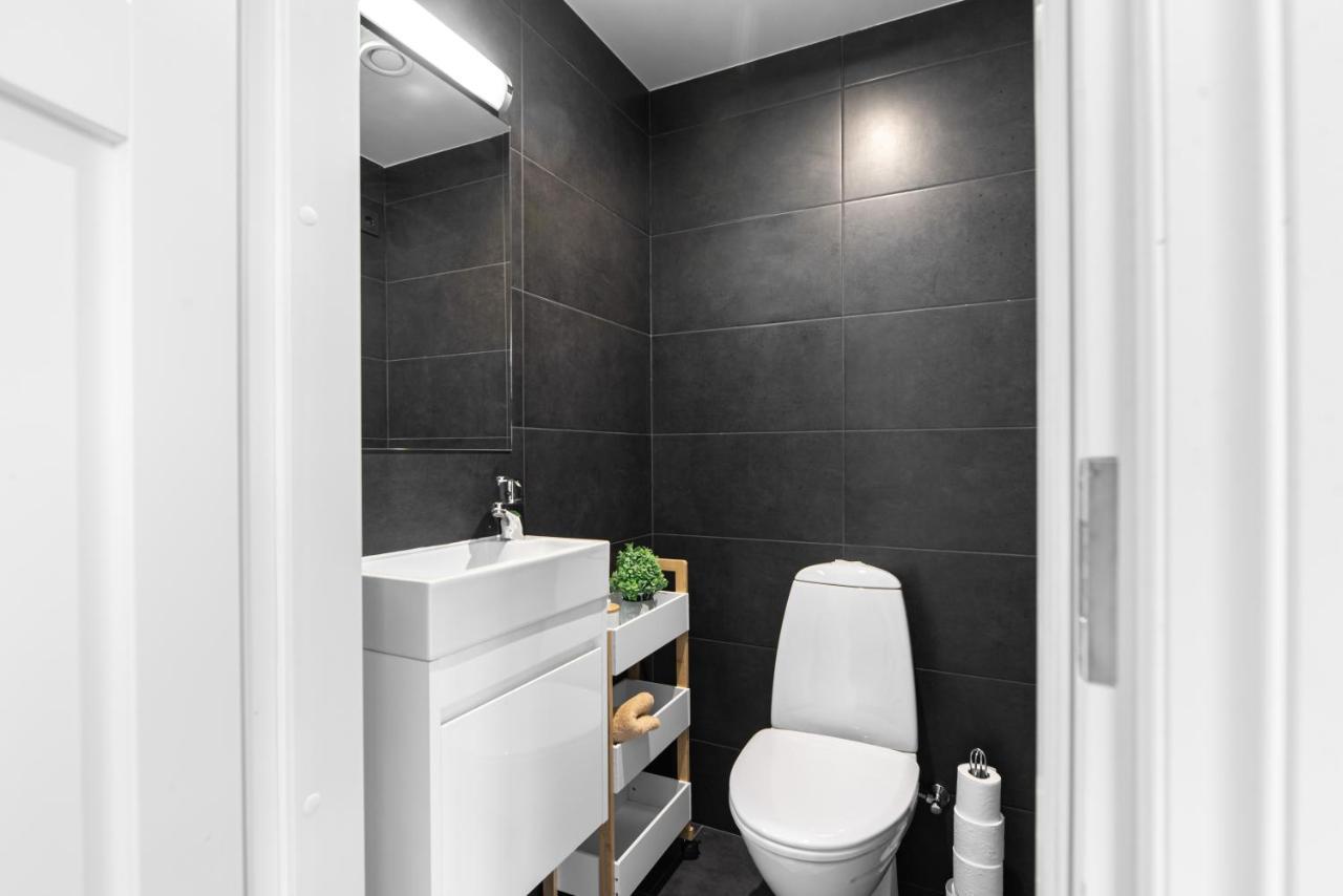 Airhome - Black&White Tallinn Exterior photo