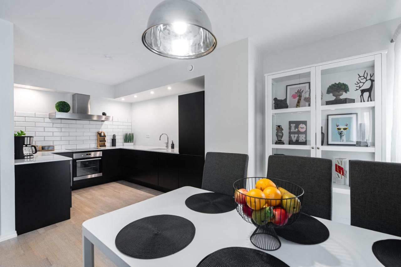 Airhome - Black&White Tallinn Exterior photo
