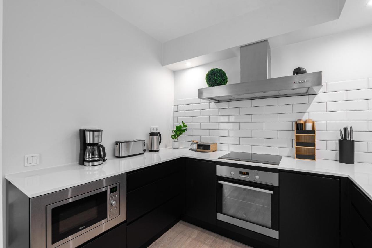 Airhome - Black&White Tallinn Exterior photo